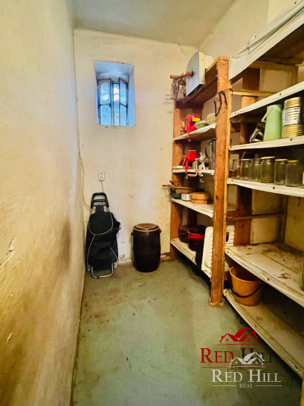 Rodinný dom s viacerými vedľajšími stavbami na predaj - Devičie