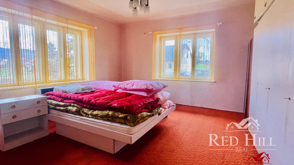 Rodinný dom s viacerými vedľajšími stavbami na predaj - Devičie