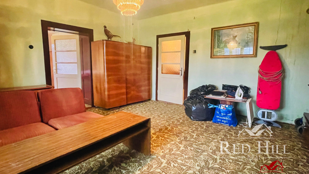 Rodinný dom s viacerými vedľajšími stavbami na predaj - Devičie