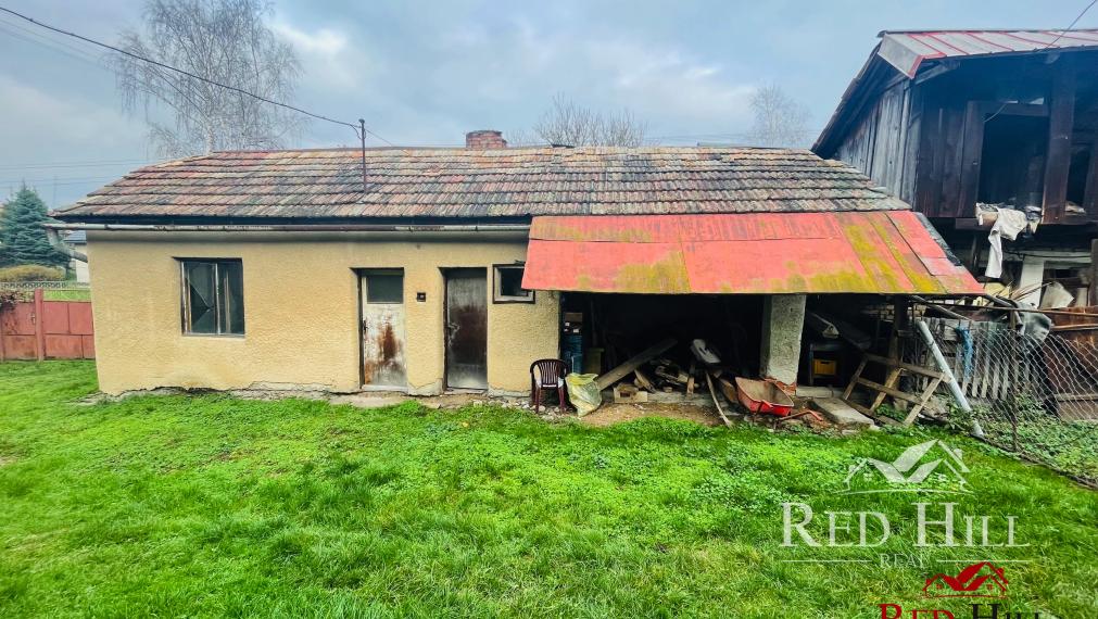 Rodinný dom s viacerými vedľajšími stavbami na predaj - Devičie