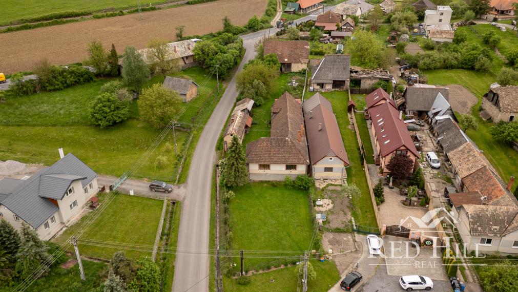 Rodinný dom s viacerými vedľajšími stavbami na predaj - Devičie
