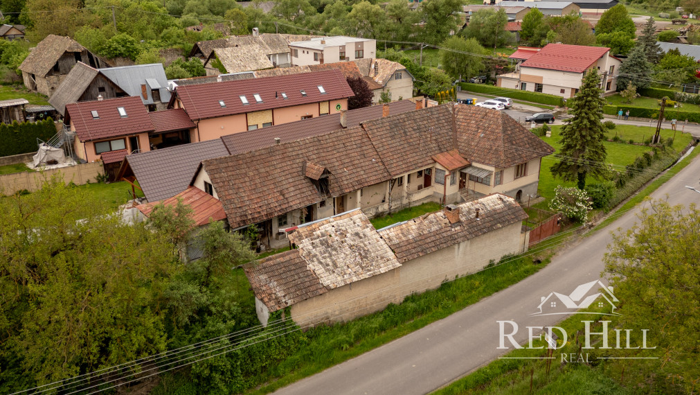Rodinný dom s viacerými vedľajšími stavbami na predaj - Devičie
