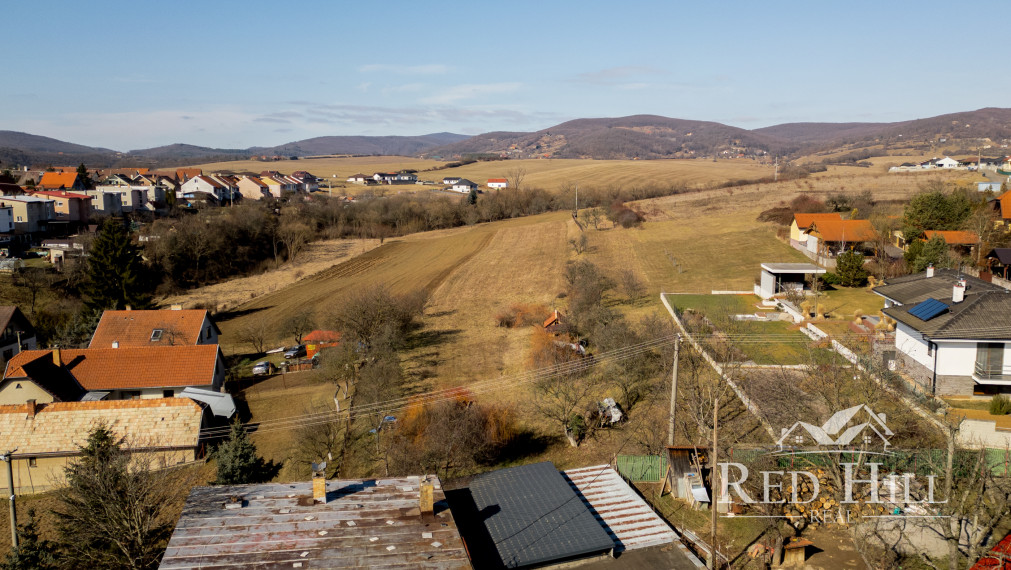 REZERVOVANÉ! Na predaj stavebný pozemok-vynikajúca lokalita v  Krupine