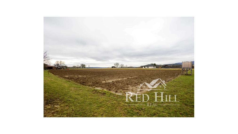 Na predaj 4 izbový byt s garážou a 2 pivnicami v meste Krupina