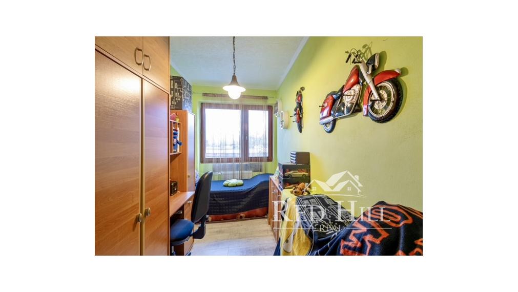 Na predaj 4 izbový byt s garážou a 2 pivnicami v meste Krupina