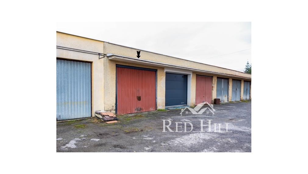 Na predaj 4 izbový byt s garážou a 2 pivnicami v meste Krupina